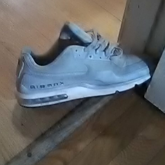 Shoes - Picture 4 of 4